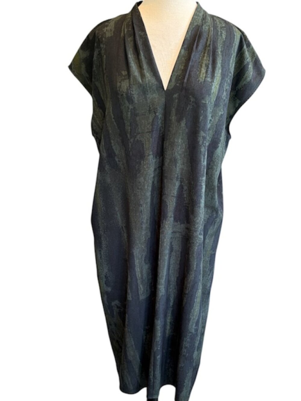 Tahari Green Black Short Sleeve V-Neck Dress